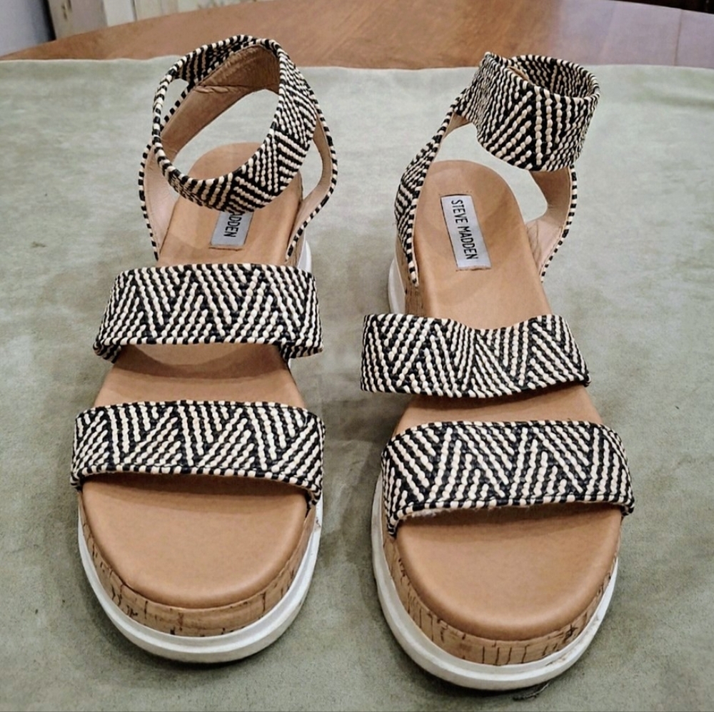Steve Madden Bandi Black and Tan Platform Sandals Vegan Cork